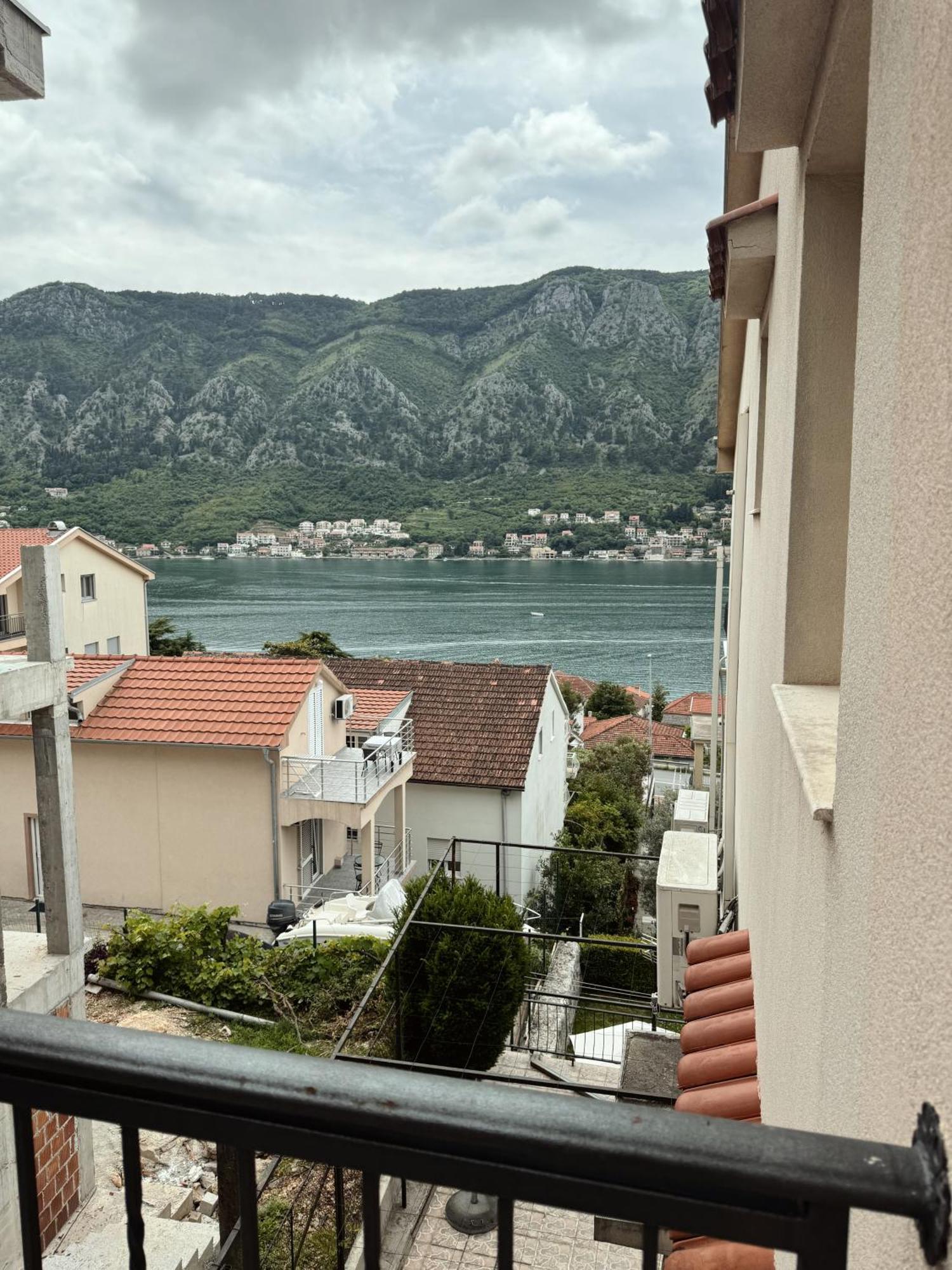 Point Of View Leilighet Kotor Eksteriør bilde